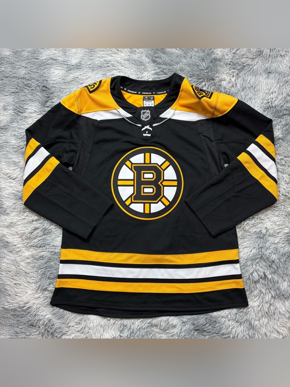 Fanatics Premium Boston Bruins W/ Fighting Strap NWOT